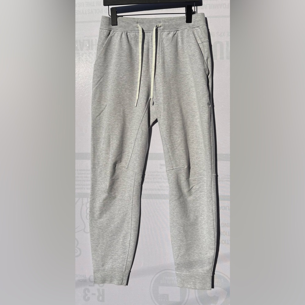 Lululemon men’s city street jogger slim loungewear heathered Gray medium